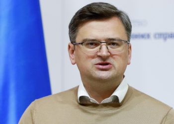 Кулеба призвал Борреля ввести санкции против российского ракетостроения