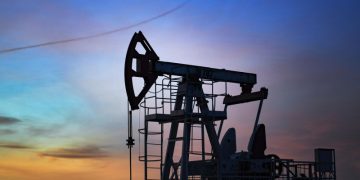 Лимит цен на морскую российскую нефть будет регулируемым, заявила глава ЕК