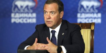 Медведев предрек альянсам стран Запада распад