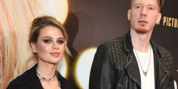 Муж бросил, надо как-то крутиться: жена Преснякова раздвинула ноги, демонстрируя одиночество