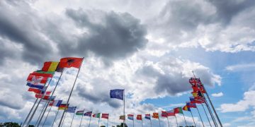 «На пороге конфликта». В Китае рассказали о расколе на Западе из-за Украины