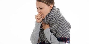 Названы семь домашних средств против сухого кашля