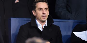 Невилл раскритиковал арбитра матча между Англией и Францией