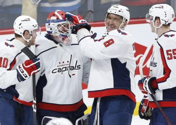 НХЛ. «Вашингтон» разгромил «Рейнджерс», «Аризона» одолела «Колорадо», «Питтсбург» пропустил пять шайб от «Айлендерс»