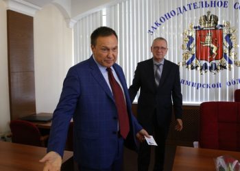 Один умер от приступа, второй выпал из окна. Что известно о гибели двух россиян в Индии