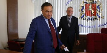 Один умер от приступа, второй выпал из окна. Что известно о гибели двух россиян в Индии