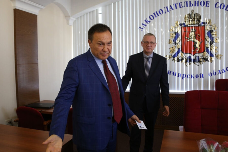 Один умер от приступа, второй выпал из&nbsp;окна. Что известно о&nbsp;гибели двух россиян в&nbsp;Индии 