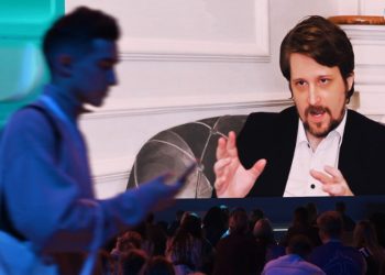 «Он, конечно, рад». Эдвард Сноуден присягнул России