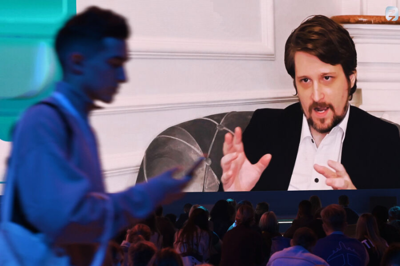 &laquo;Он, конечно, рад&raquo;. Эдвард Сноуден присягнул России 