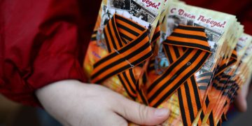 Пожизненное за диверсию, три года за осквернение георгиевской ленты. Какие новые законы подписал Путин