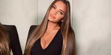 Севастьянова уложила эталонную грудь в купальник, обнажив самое интересное: на пределе сердцебиения