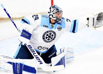 «Сибирь» по буллитам одолела «Автомобилист»