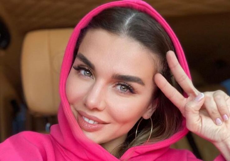 &laquo;У нас разные фамилии&raquo;: Анна Седокова впервые за много лет собрала всех своих детей на одном фото