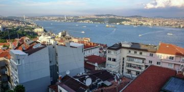 У проходящих через Босфор танкеров будут требовать данные о страховке