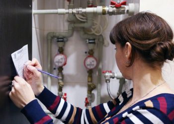 «В среднем на 324 рубля». В России с 1 декабря подорожали услуги ЖКХ