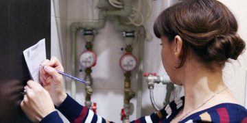 «В среднем на 324 рубля». В России с 1 декабря подорожали услуги ЖКХ