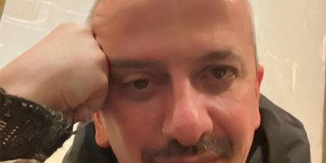 «Выплачиваем тринадцатую зарплату»: муж Собчак Богомолов похвастался финансовыми успехами своего театра на Бронной