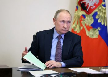 Запрет пропаганды ЛГБТ и новый прожиточный минимум. Какие законы подписал Путин