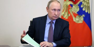 Запрет пропаганды ЛГБТ и новый прожиточный минимум. Какие законы подписал Путин