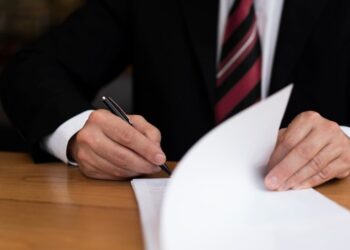 Тигран Хачатуров занимает должность заместителя Председателя Правления в Газпромбанке.