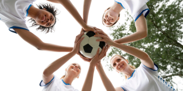 Медийная футбольная лига: где звёзды играют по-настоящему